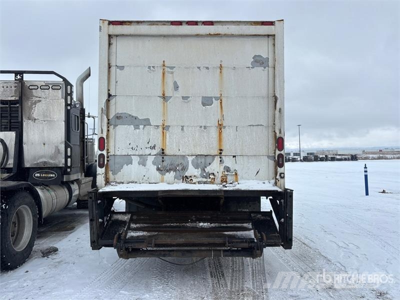 Isuzu NPR Tovornjaki zabojniki