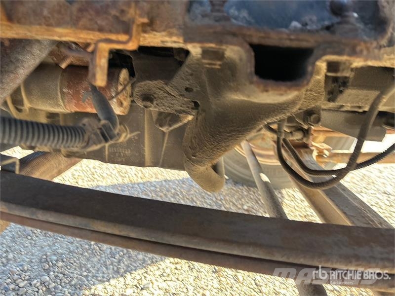 Isuzu NPR Kapali kasa kamyonlar