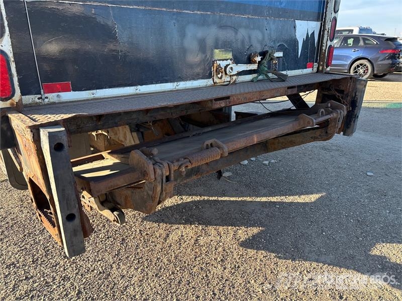 Isuzu NPR Kapali kasa kamyonlar