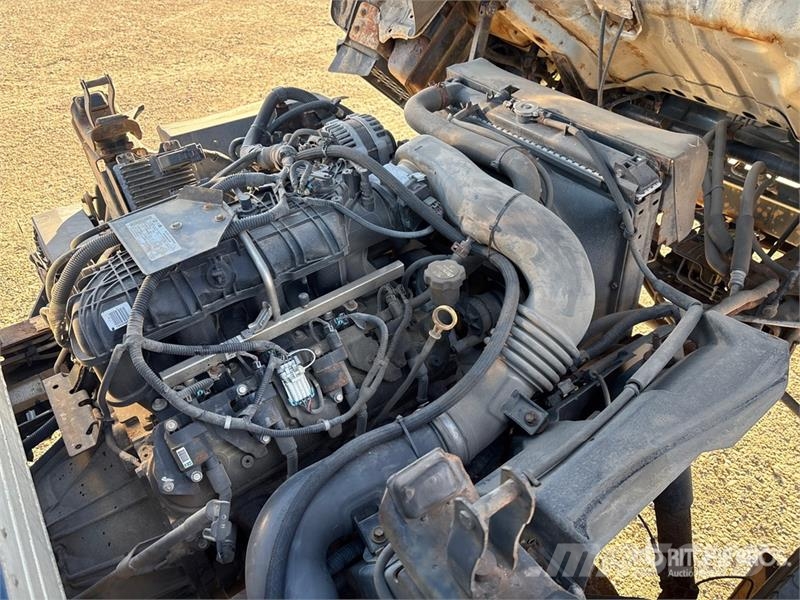 Isuzu NPR Kapali kasa kamyonlar