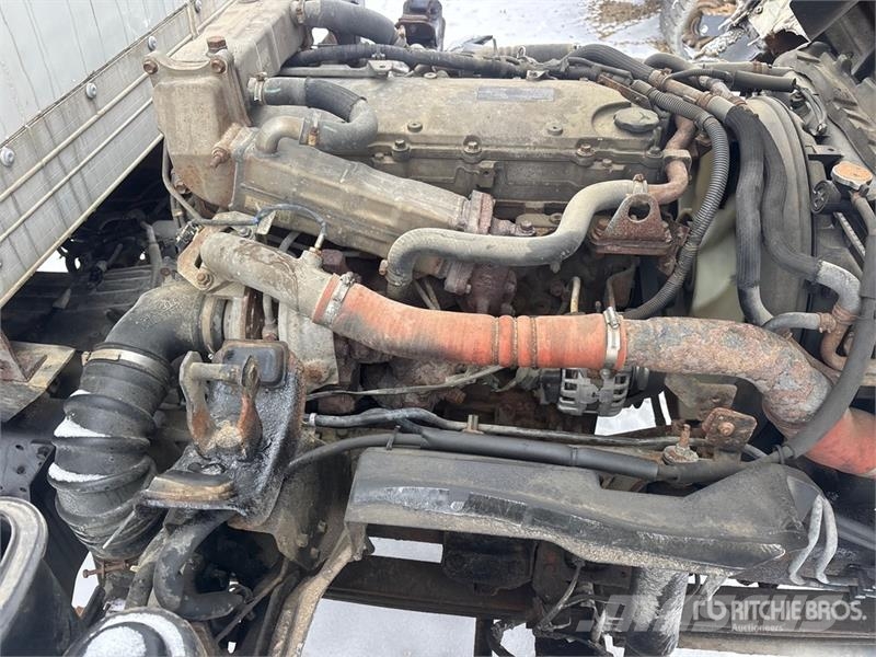 Isuzu NPR Tovornjaki zabojniki