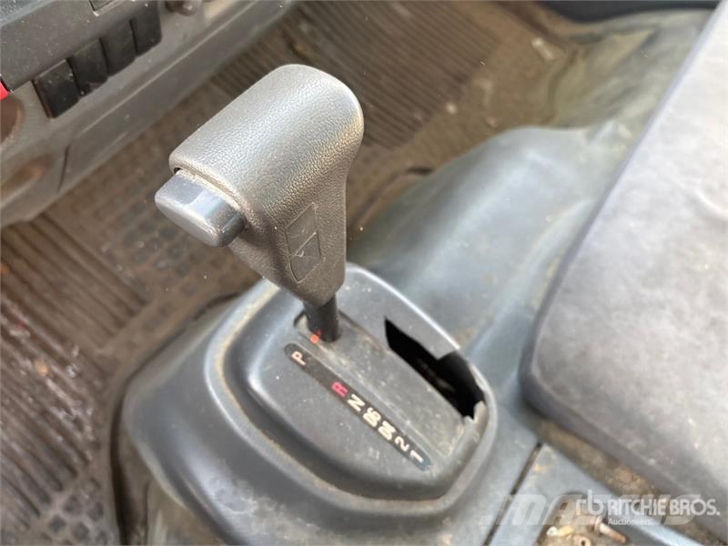Isuzu NPR Kapali kasa kamyonlar