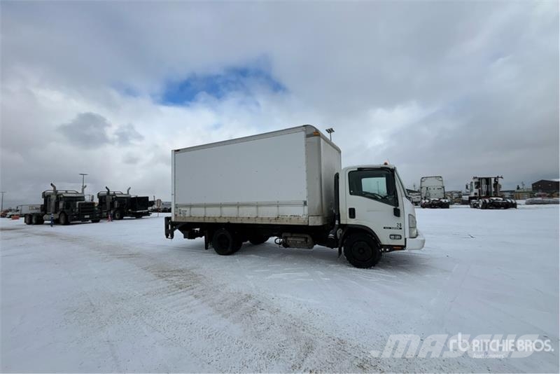Isuzu NPR Tovornjaki zabojniki