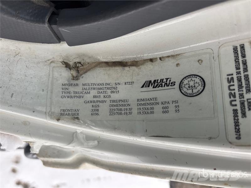 Isuzu NPR Tovornjaki zabojniki
