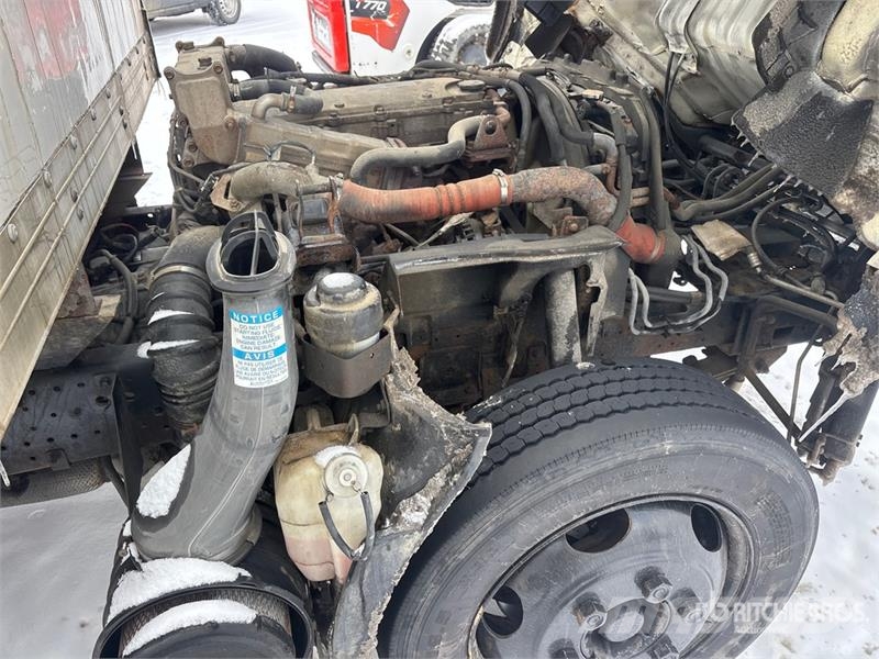 Isuzu NPR Tovornjaki zabojniki