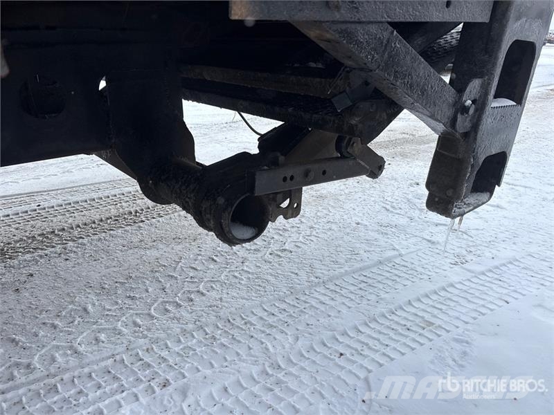 Isuzu NPR Tovornjaki zabojniki