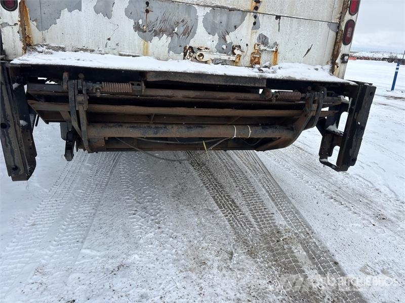 Isuzu NPR Tovornjaki zabojniki