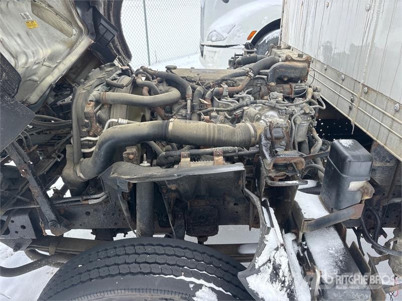 Isuzu NPR Tovornjaki zabojniki