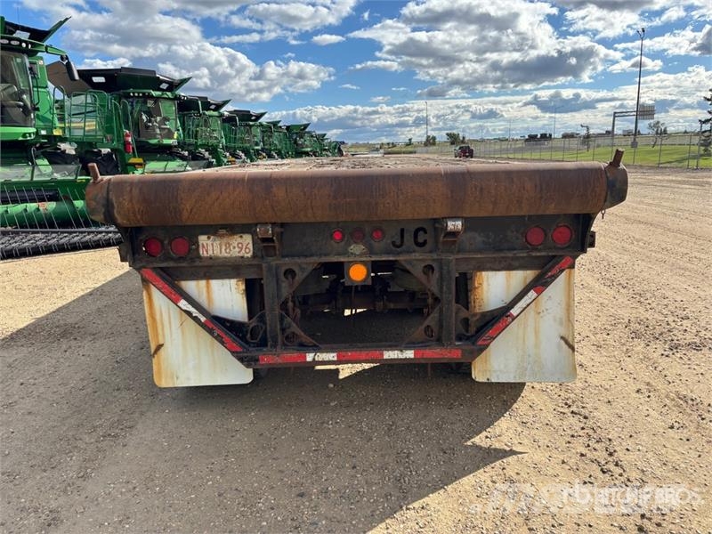 J.C. Trailer 48 ft Tri/A Flatbed Oilfield Trailer Prosessointilaitteet