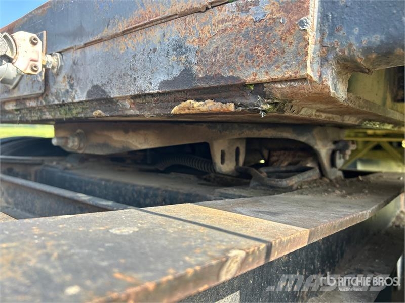 J C Trailers 32 ft Super B-Train Lead Flatbed Trai フラットベッド／ドロップサイドトレーラー