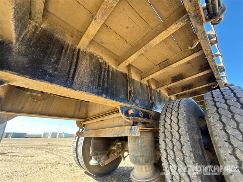 J C Trailers 53 ft Tri/A Flatbed Trailer Prikolice platforme/otvoreni sanduk