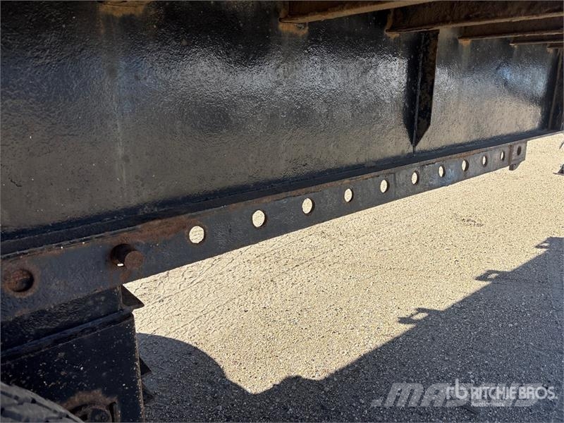 J C Trailers 53 ft Tri/A Flatbed Trailer Prikolice platforme/otvoreni sanduk