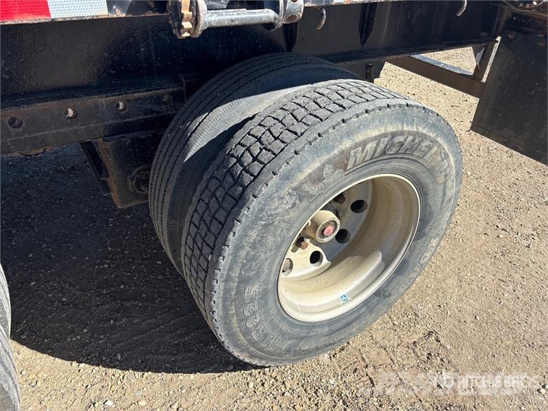 J C Trailers 53 ft Tri/A Flatbed Trailer Prikolice platforme/otvoreni sanduk