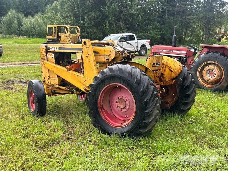 J.I. Case G530 Antique Tractor (Inoperable) Traktori