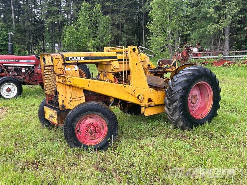 J.I. Case G530 Antique Tractor (Inoperable) Traktori