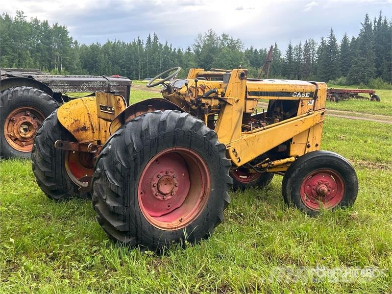 J.I. Case G530 Antique Tractor (Inoperable) Traktori