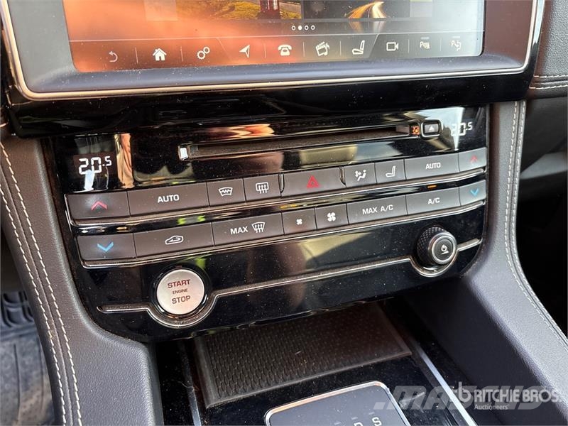 Jaguar F-Pace S AWD SUV Henkilöautot