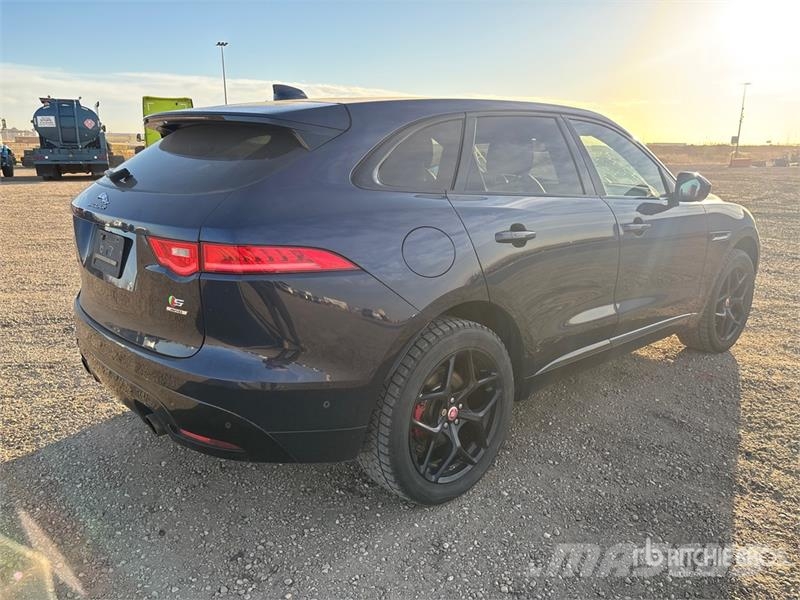 Jaguar F-Pace S AWD SUV Henkilöautot