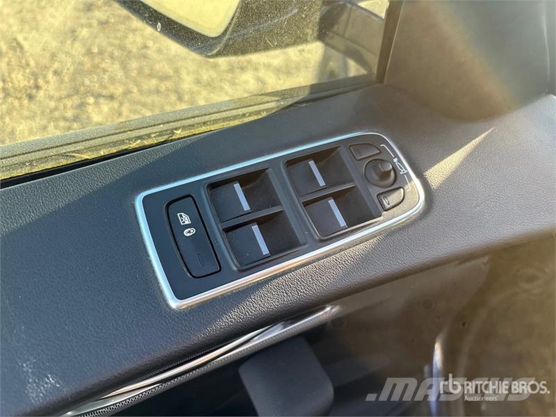 Jaguar F-Pace S AWD SUV Henkilöautot