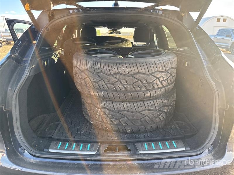 Jaguar F-Pace S AWD SUV Henkilöautot