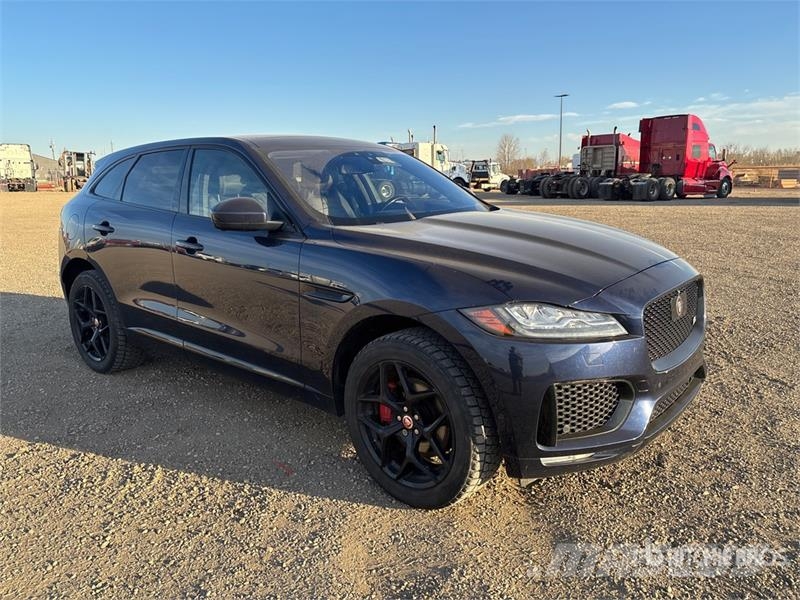 Jaguar F-Pace S AWD SUV Henkilöautot