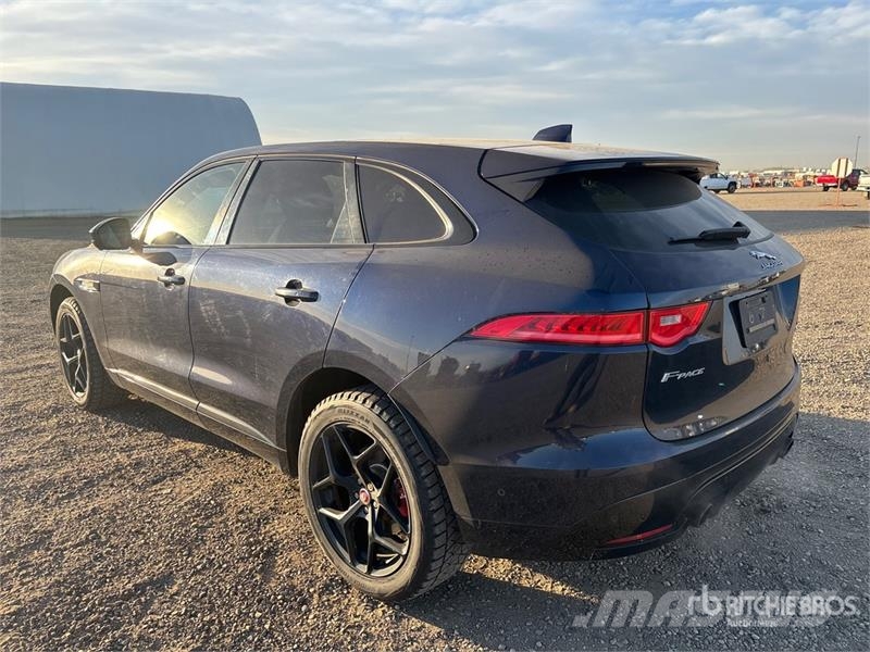 Jaguar F-Pace S AWD SUV Henkilöautot