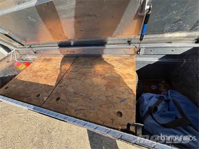 Jayco Jay Feather 25 ft T/A Travel Trailer مقطورات أخرى