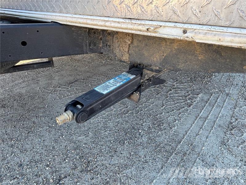 Jayco Jay Feather 25 ft T/A Travel Trailer مقطورات أخرى