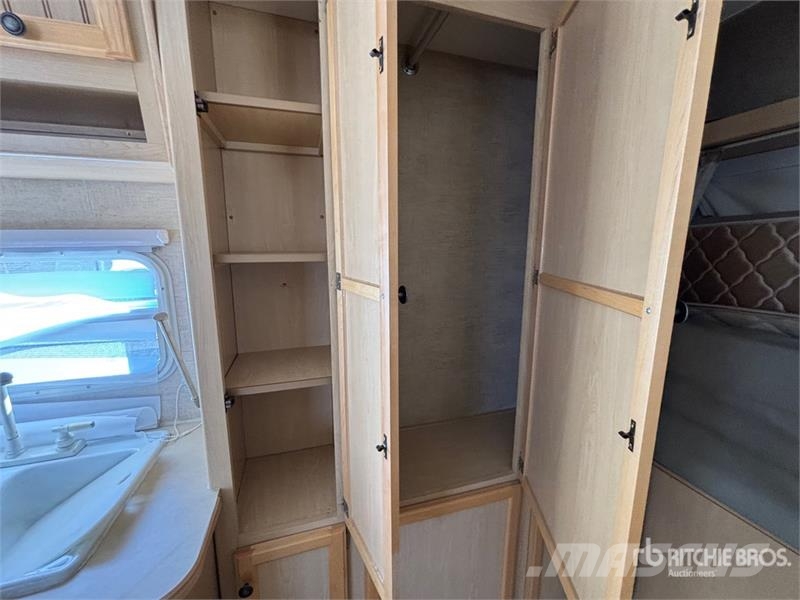 Jayco Jay Feather 25 ft T/A Travel Trailer مقطورات أخرى