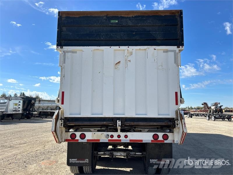 JBS FT3860 38 ft Tri/A End Dump Silage Trailer Yleisperävaunut