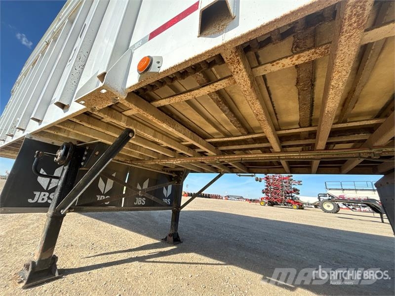 JBS FT3860 38 ft Tri/A End Dump Silage Trailer Kombivagnar