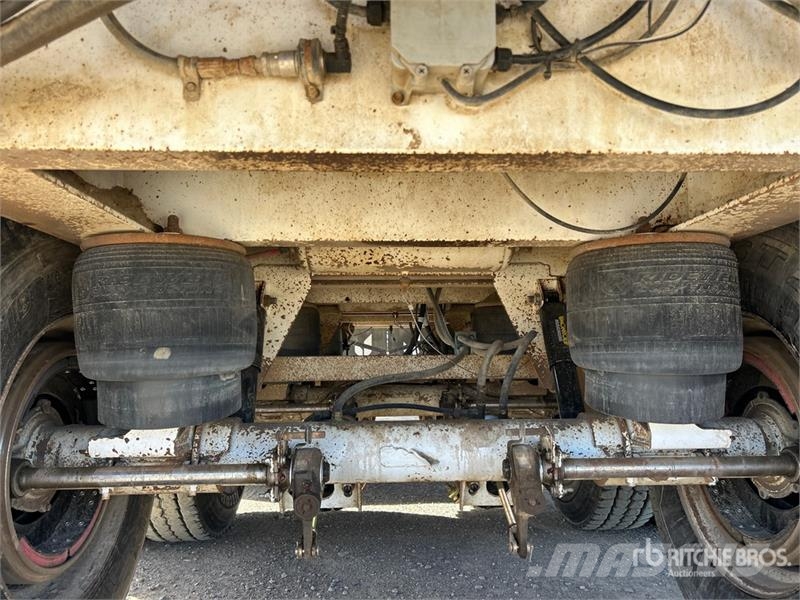 JBS FT3860 38 ft Tri/A End Dump Silage Trailer Yleisperävaunut