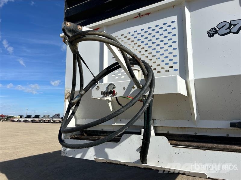 JBS FT3860 38 ft Tri/A End Dump Silage Trailer Yleisperävaunut