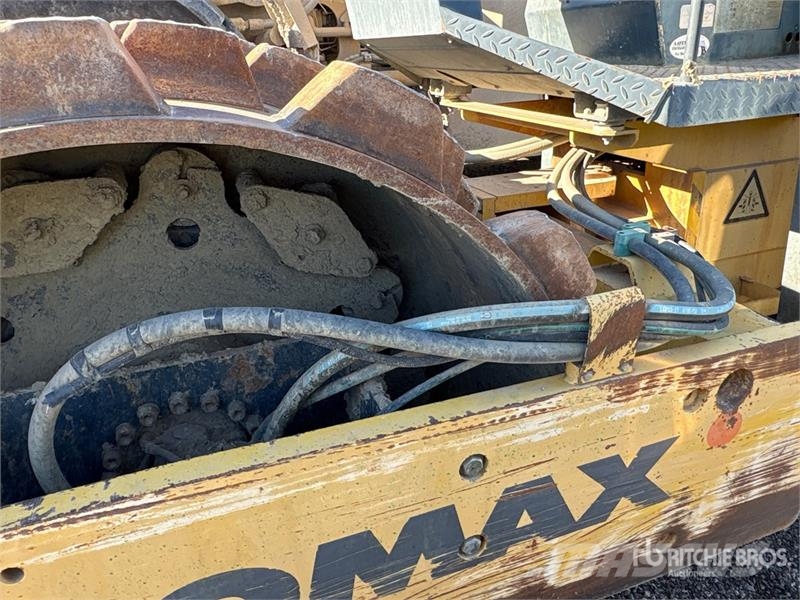 JCB 1105 Padfoot Drum Compactor Walzenzüge