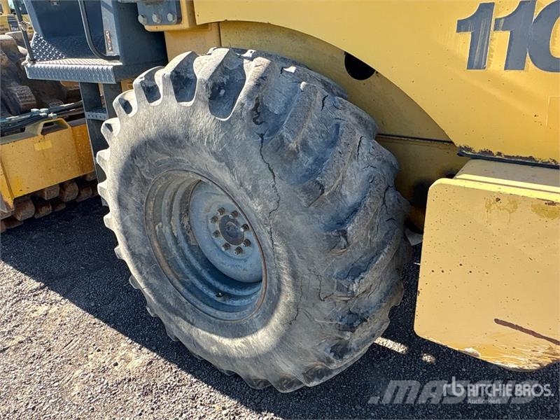 JCB 1105 Padfoot Drum Compactor Walzenzüge