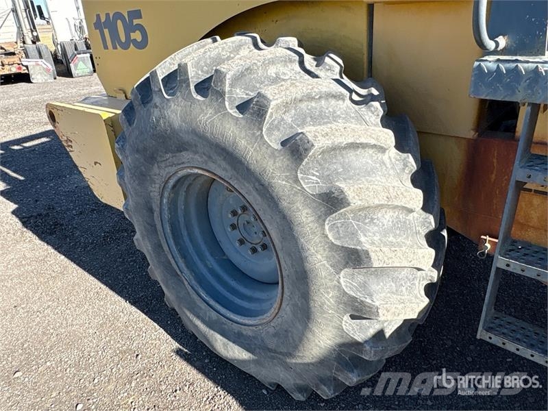 JCB 1105 Padfoot Drum Compactor Walzenzüge