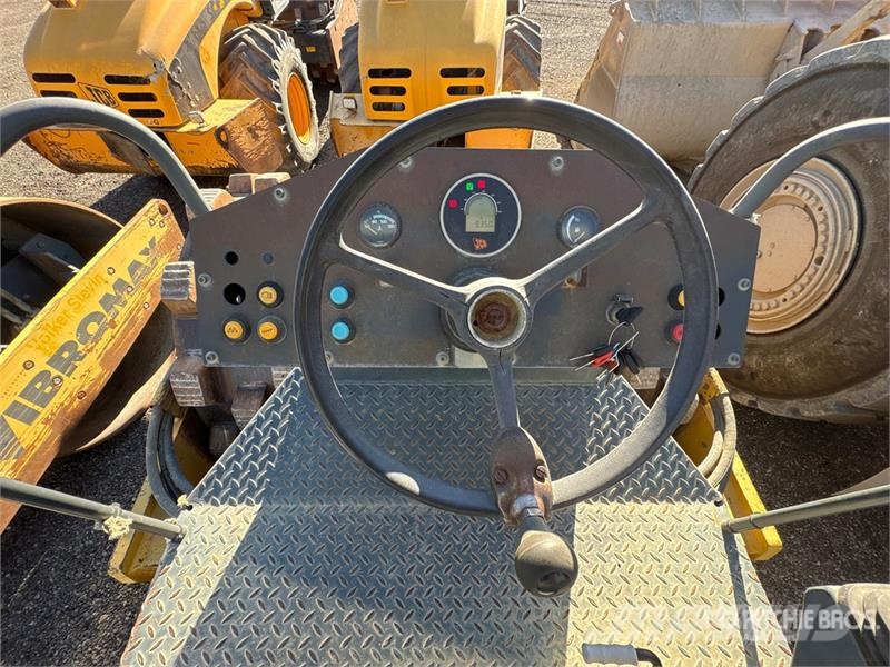 JCB 1105 Padfoot Drum Compactor Walzenzüge