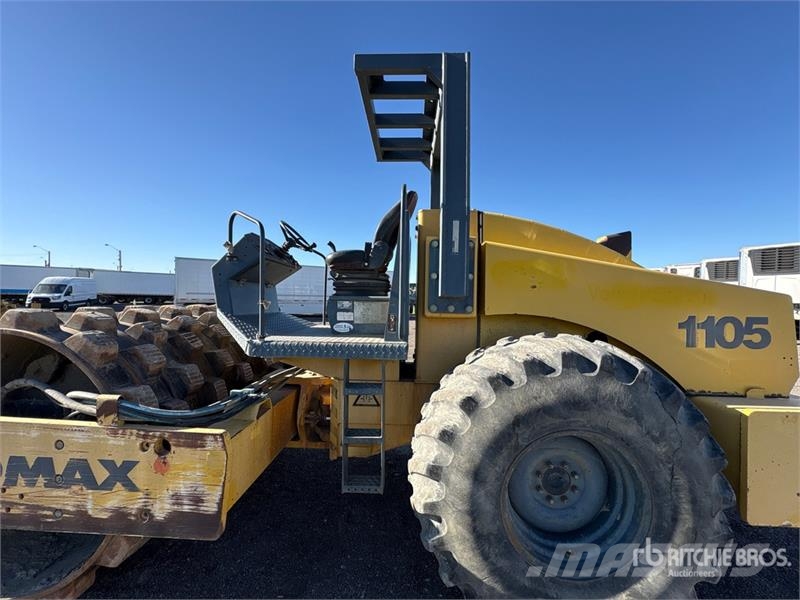JCB 1105 Padfoot Drum Compactor Walzenzüge