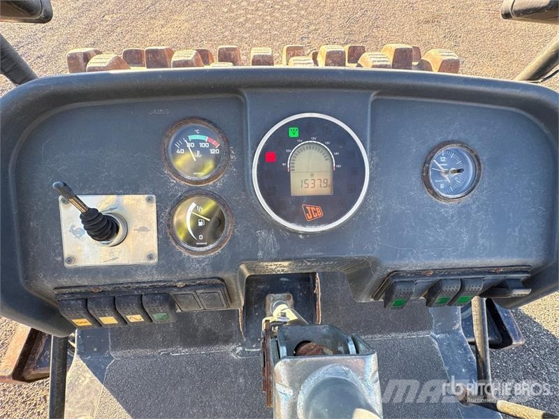 JCB 132PD Padfoot Drum Compactor Walzenzüge