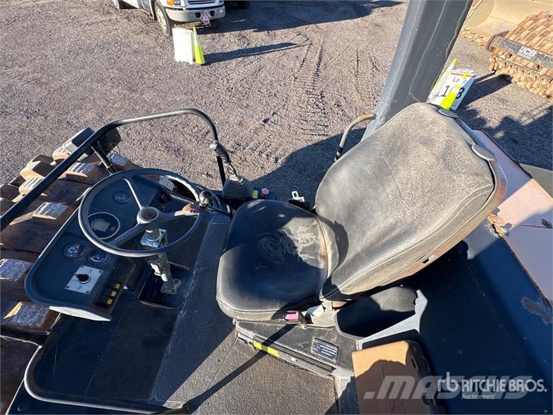 JCB 132PD Padfoot Drum Compactor Walzenzüge