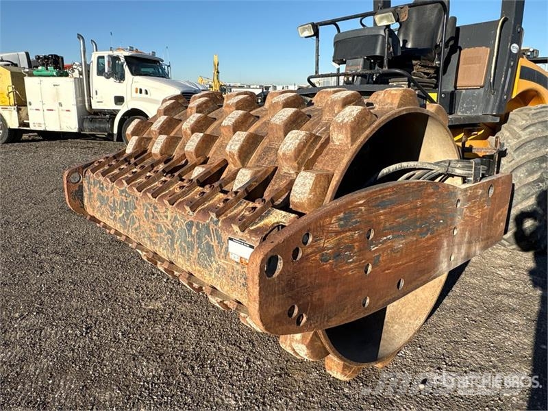 JCB 132PD Padfoot Drum Compactor Walzenzüge