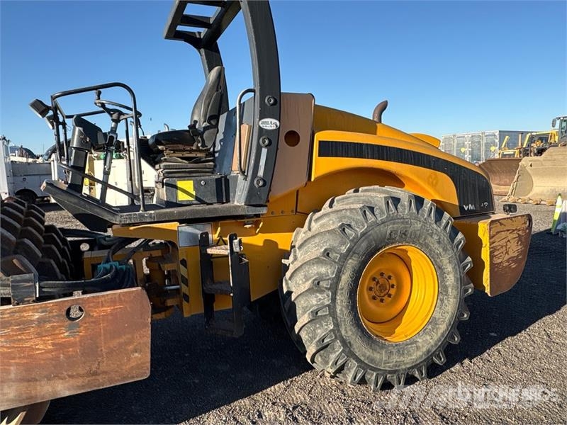 JCB 132PD Padfoot Drum Compactor Walzenzüge