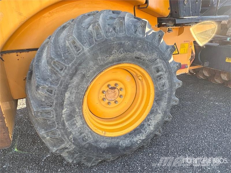 JCB 132PD Padfoot Drum Compactor Walzenzüge