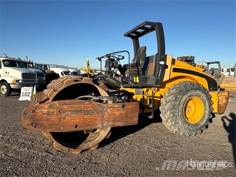 JCB 132PD Padfoot Drum Compactor Walzenzüge