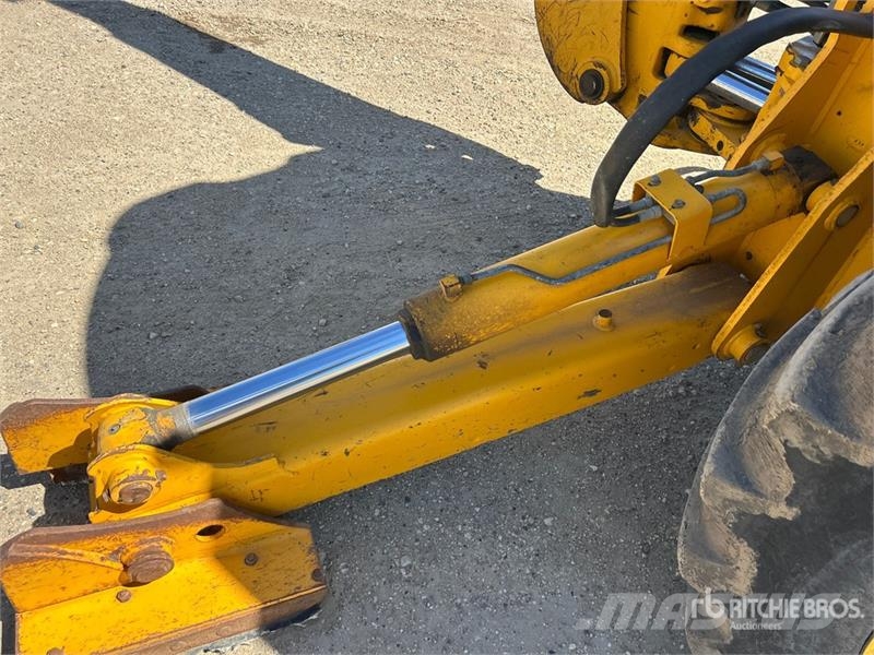 JCB 214S Tractopelle