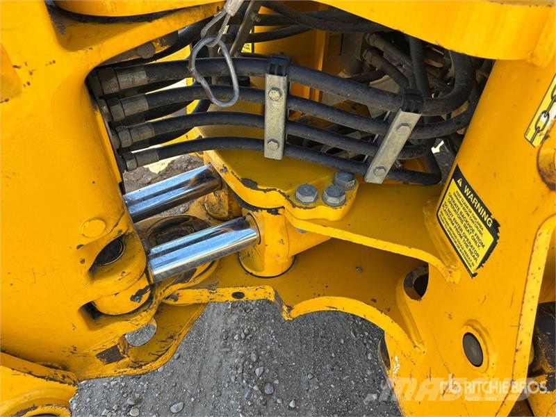 JCB 214S Tractopelle