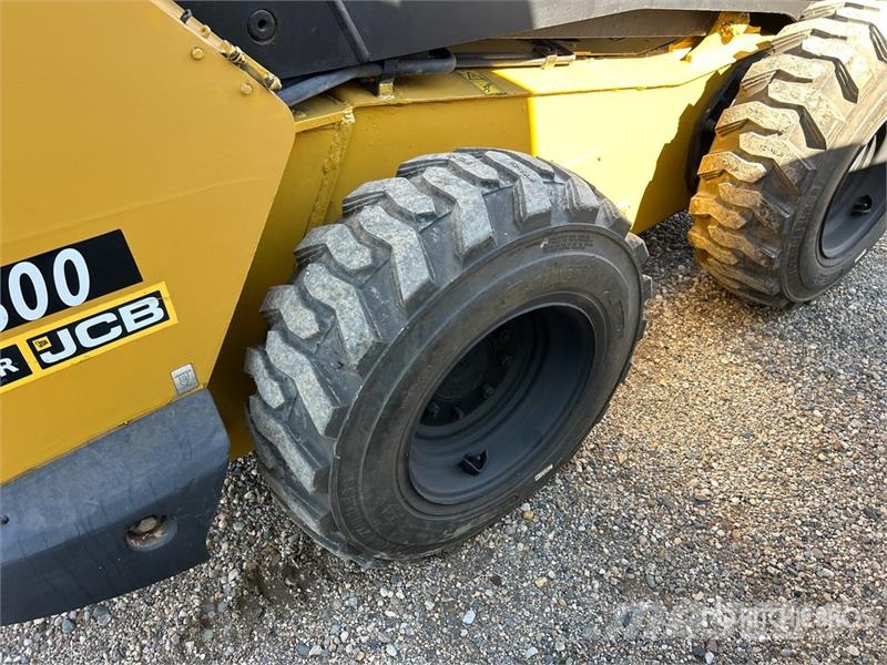 JCB 300 NA Skid Steer Loader Skid steer loaders