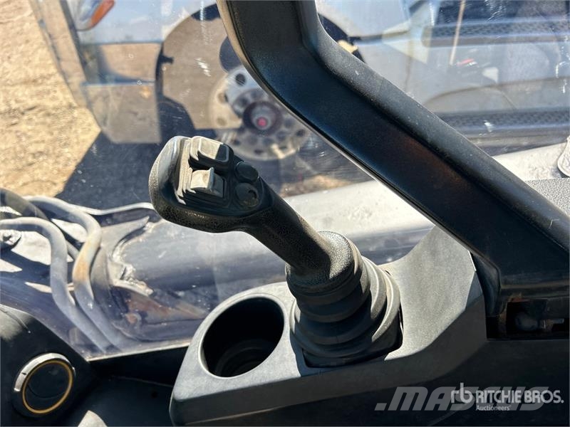 JCB 300 NA Skid Steer Loader Skid steer loaders