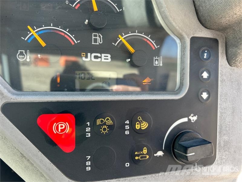 JCB 300 NA Skid Steer Loader Skid steer loaders