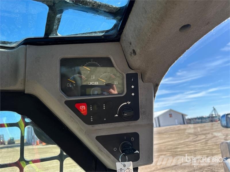 JCB 300 NA Skid Steer Loader Skid steer loaders